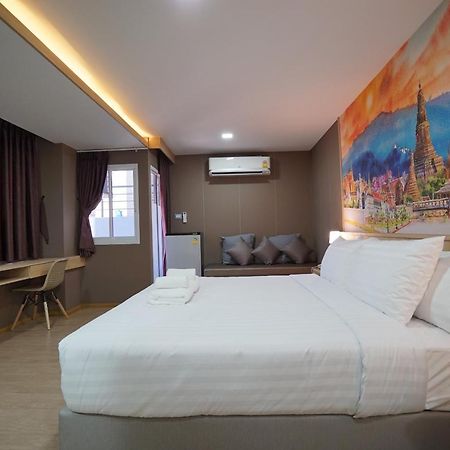 The Qube Fifty Hotel Бангкок Экстерьер фото