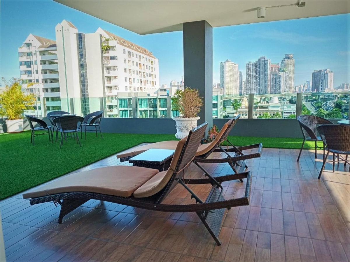The Qube Fifty Hotel Бангкок Экстерьер фото