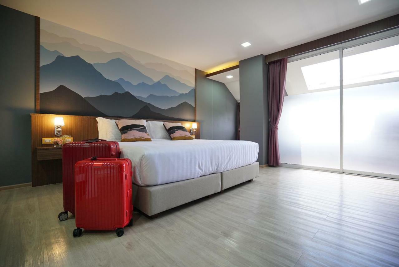 The Qube Fifty Hotel Бангкок Экстерьер фото