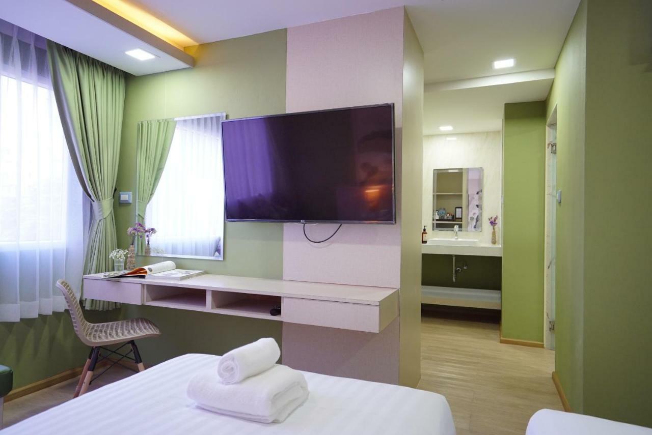 The Qube Fifty Hotel Бангкок Экстерьер фото