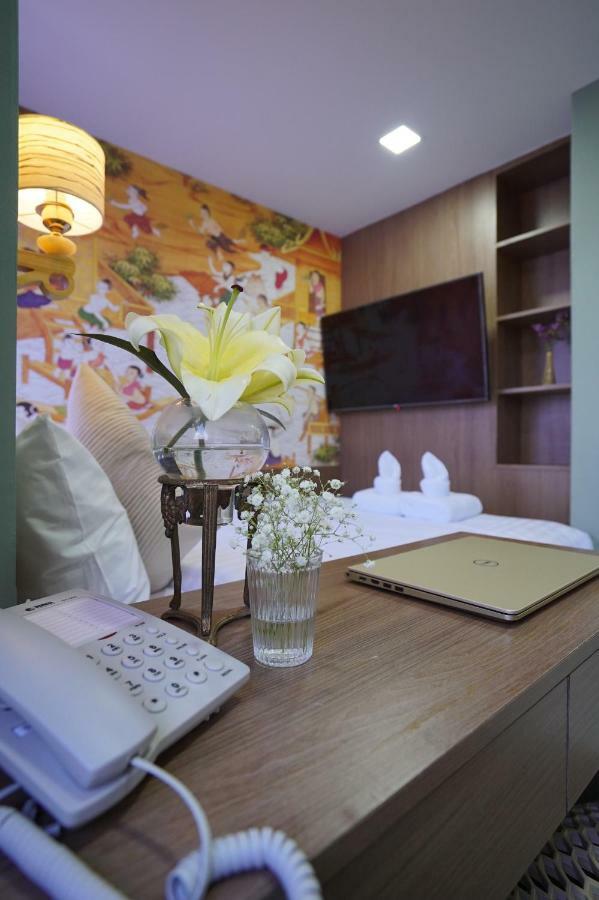 The Qube Fifty Hotel Бангкок Экстерьер фото